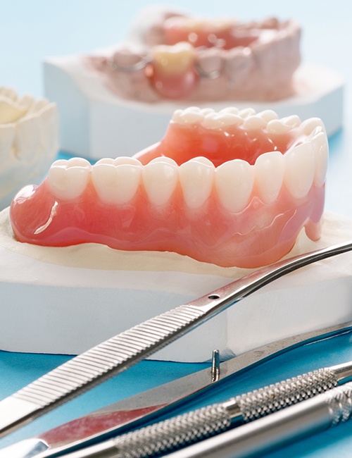 Full denture on smile model